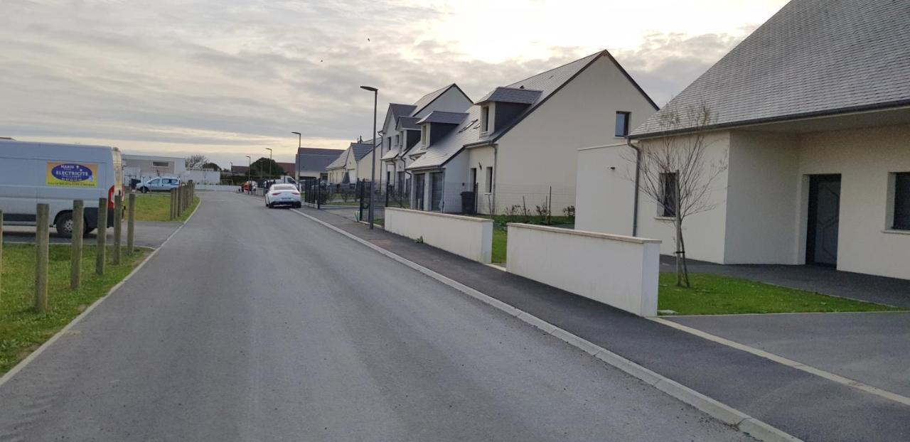 Sherman & Willy Jeep - 2 Maisons De Vacances, 4Min A Pied De La Plage - Parking Prive - Wifi Gratuit - Terrasse - Calme Saint-Come-de-Fresne Exterior photo