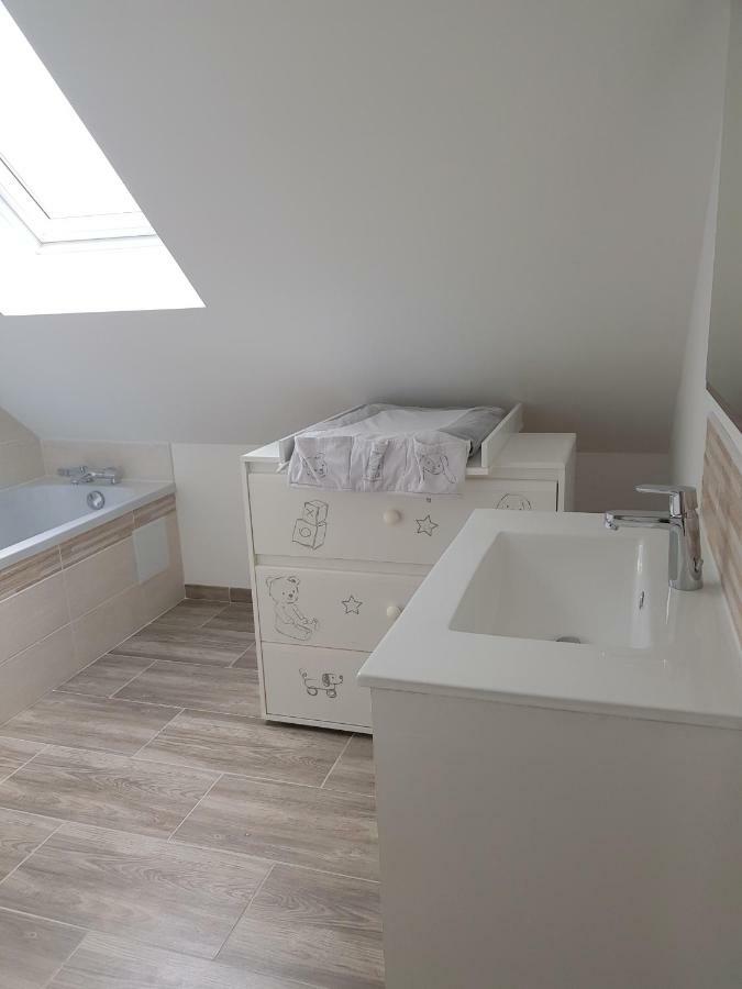 Sherman & Willy Jeep - 2 Maisons De Vacances, 4Min A Pied De La Plage - Parking Prive - Wifi Gratuit - Terrasse - Calme Saint-Come-de-Fresne Exterior photo